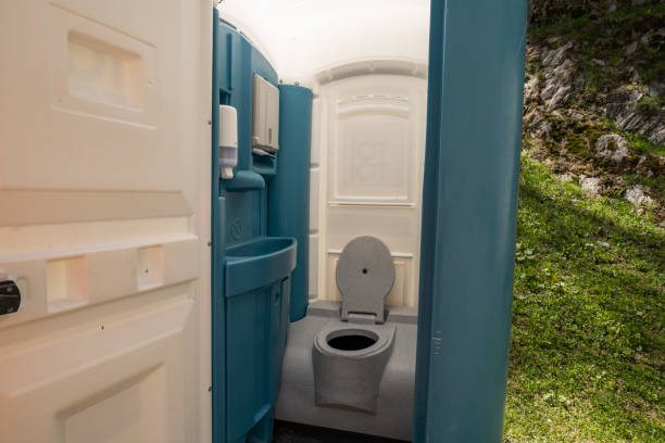 Best Portable restroom trailer rental  in Oostburg, WI